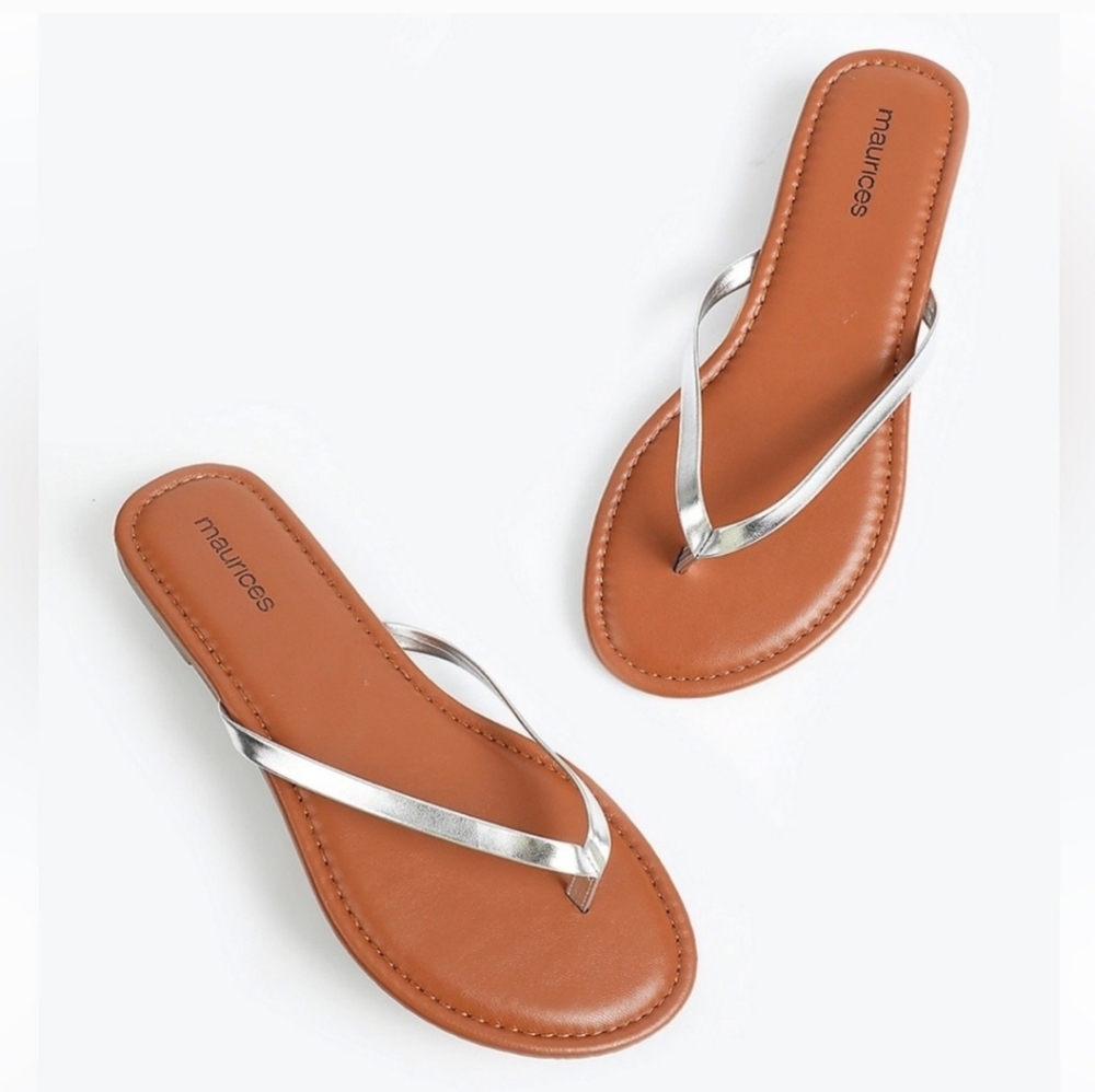 Maurices flip flops silver, NWT Size 9